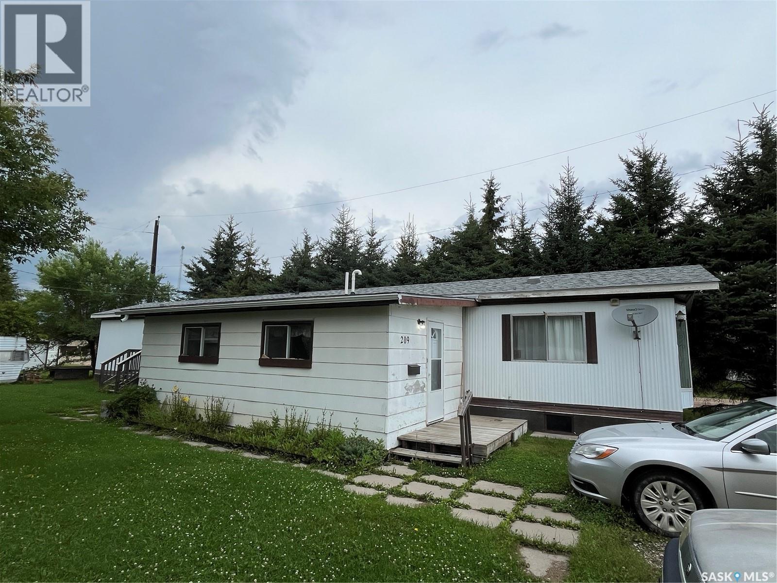209 1st Street W, Meath Park, Saskatchewan  S0J 1T0 - Photo 3 - SK016239