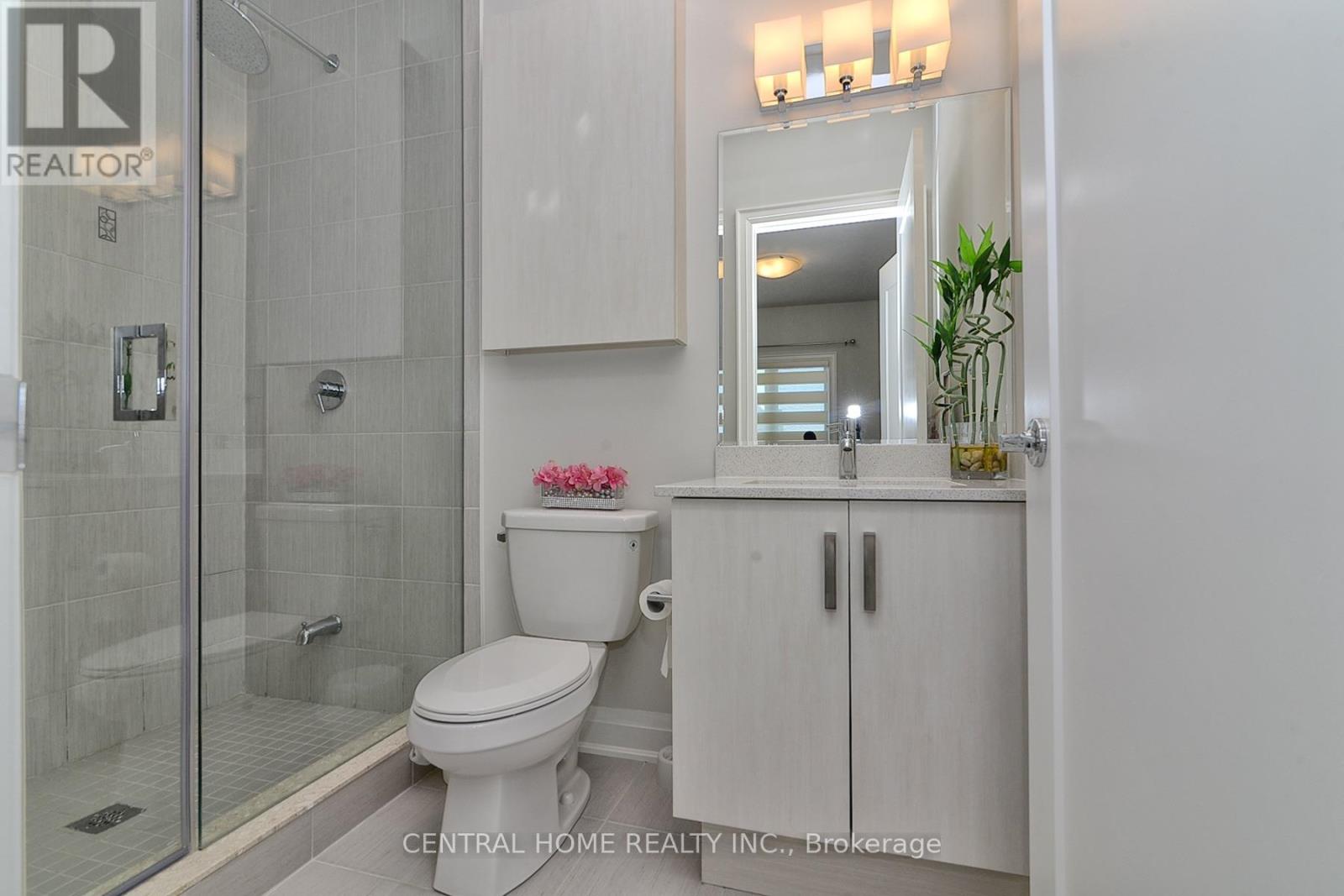 47 Divon Lane, Richmond Hill, Ontario  L4B 0G4 - Photo 17 - N12356446