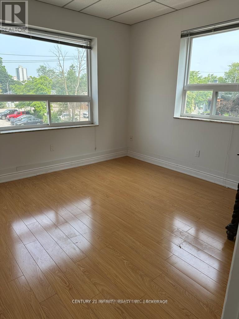 207 - 323 Kerr Street, Oakville, Ontario  L6K 3B6 - Photo 2 - W12356456