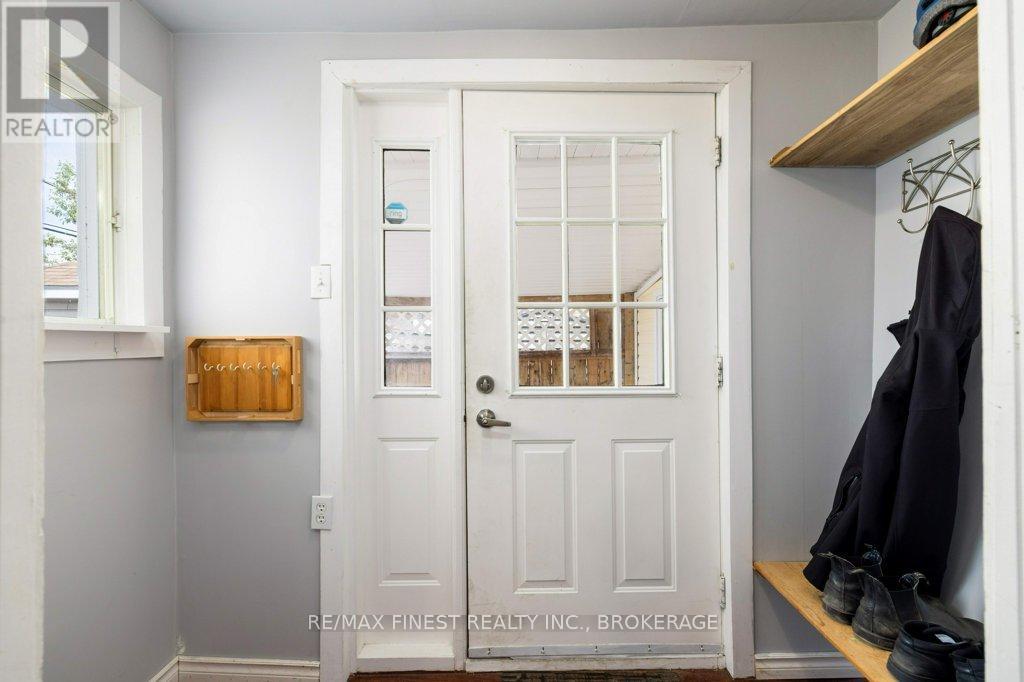 356 York Street, Kingston, Ontario  K7K 1R9 - Photo 5 - X12356467