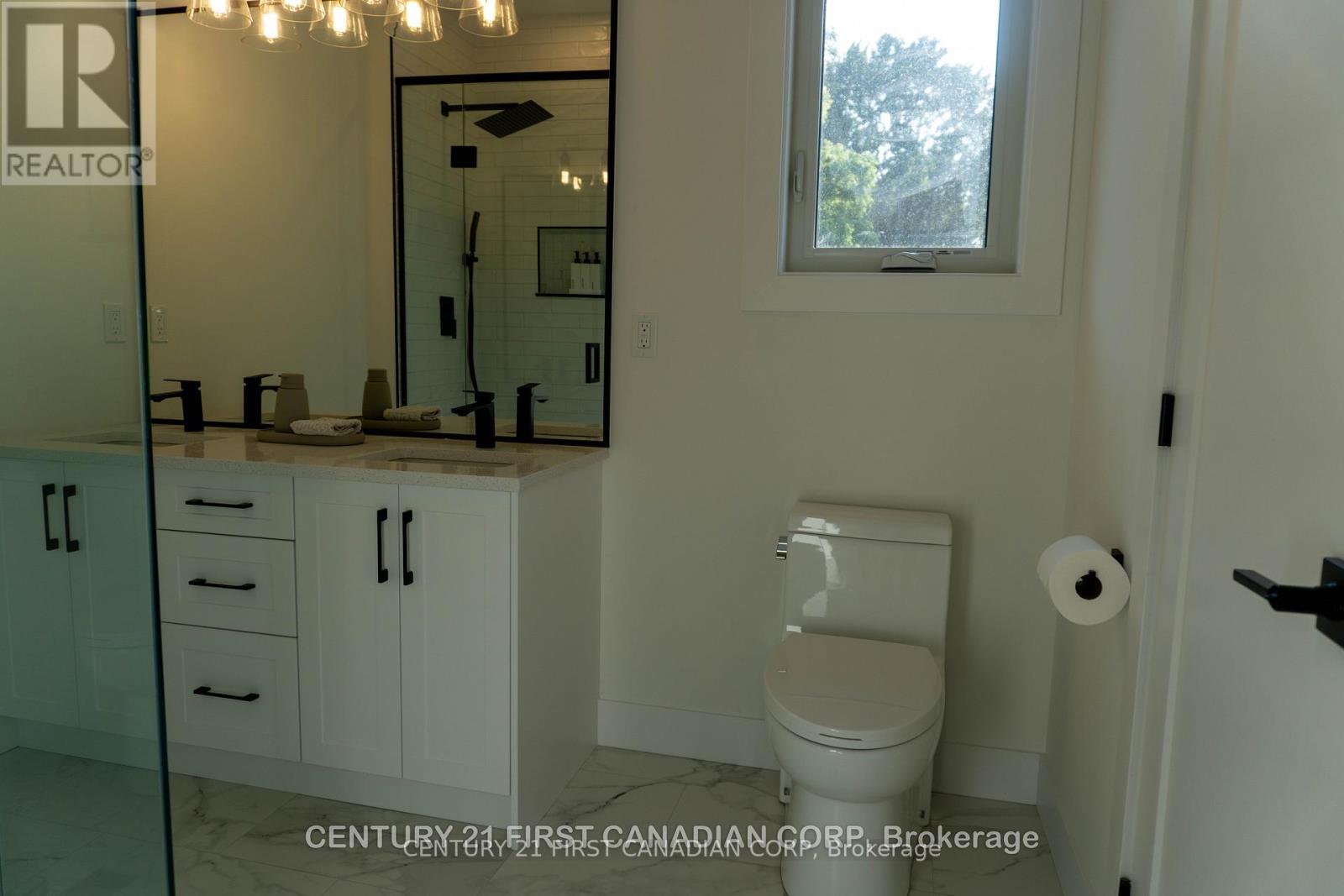 16 - 430 Head Street, Strathroy-Caradoc (Ne), Ontario  N7G 2K2 - Photo 45 - X12356481