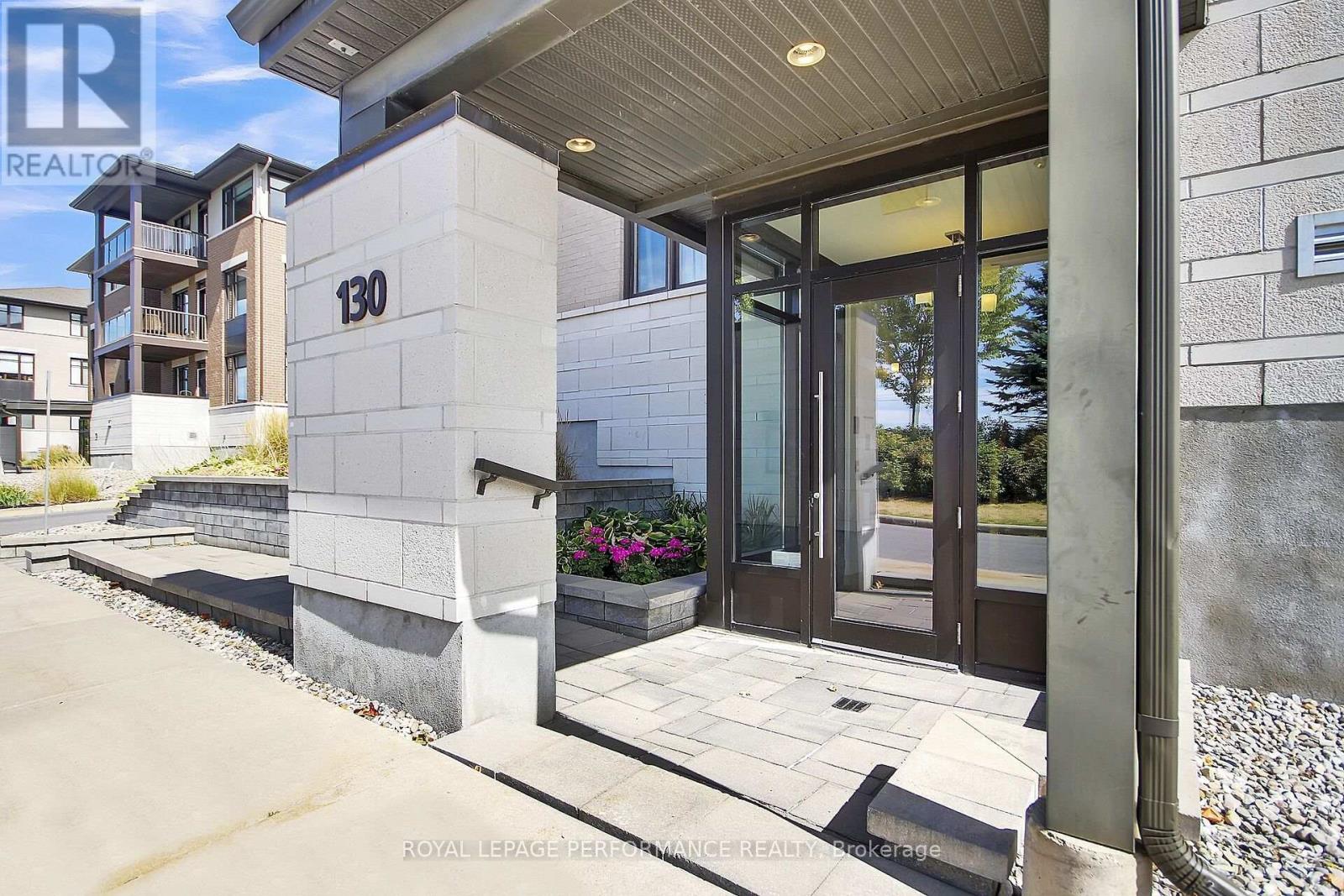 302 - 130 Guelph Private, Ottawa, Ontario  K2T 0J1 - Photo 2 - X12356465