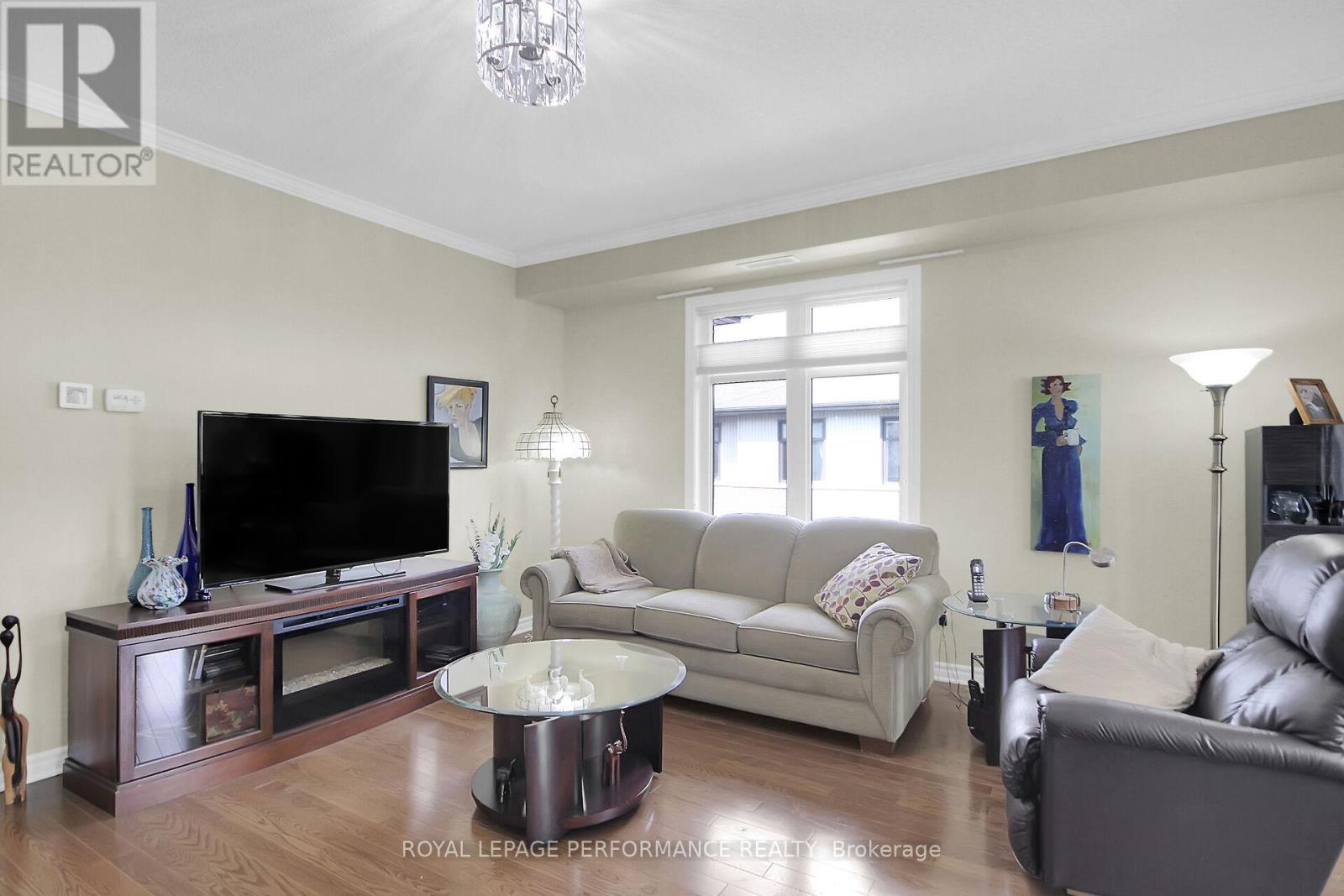 302 - 130 Guelph Private, Ottawa, Ontario  K2T 0J1 - Photo 4 - X12356465