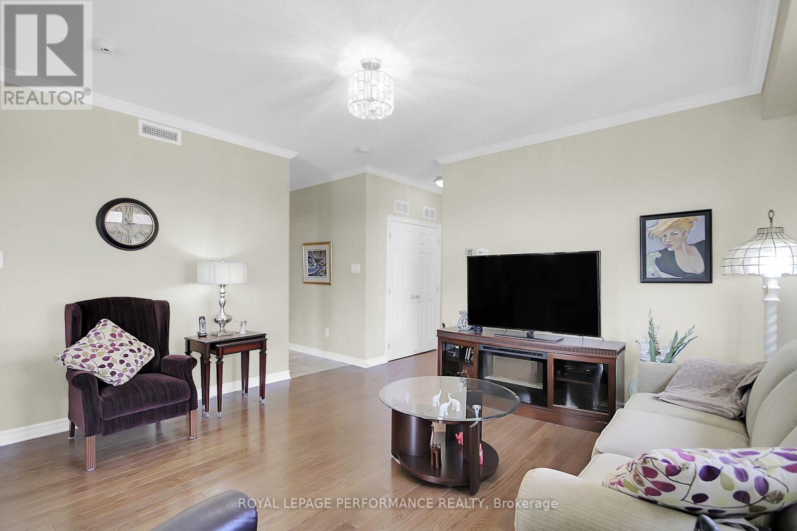 302 - 130 Guelph Private, Ottawa, Ontario  K2T 0J1 - Photo 5 - X12356465