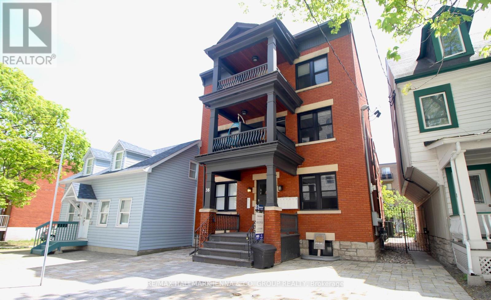 2 - 38 BRUYERE STREET, Ottawa, Ontario