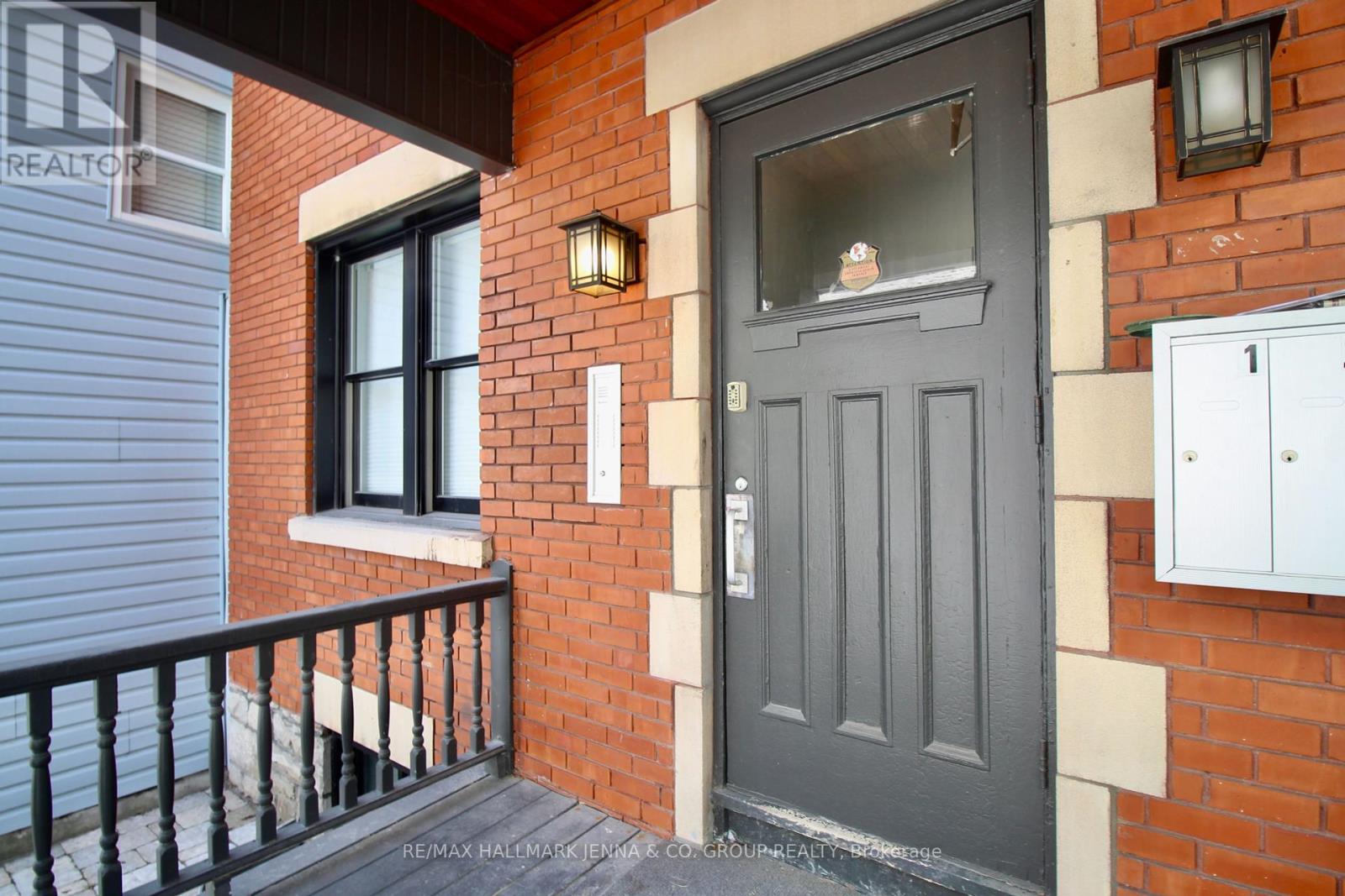 2 - 38 Bruyere Street, Ottawa, Ontario  K1N 5C5 - Photo 2 - X12356494