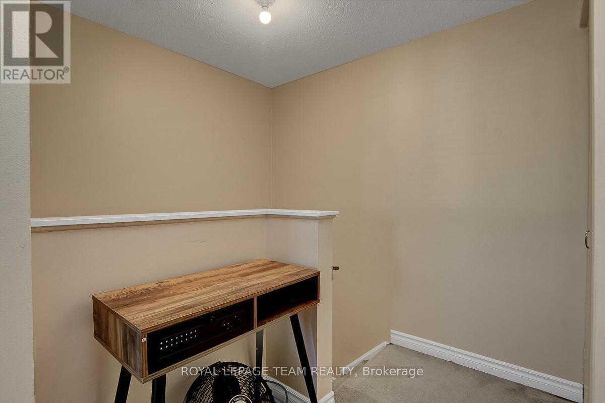 C - 9 Forester Crescent, Ottawa, Ontario  K2H 8Y1 - Photo 16 - X12356524