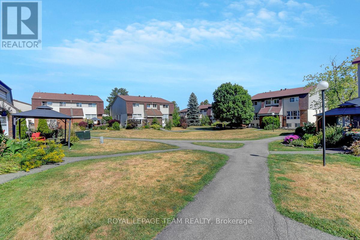C - 9 Forester Crescent, Ottawa, Ontario  K2H 8Y1 - Photo 24 - X12356524