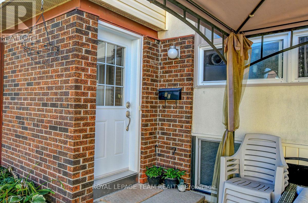 C - 9 Forester Crescent, Ottawa, Ontario  K2H 8Y1 - Photo 4 - X12356524