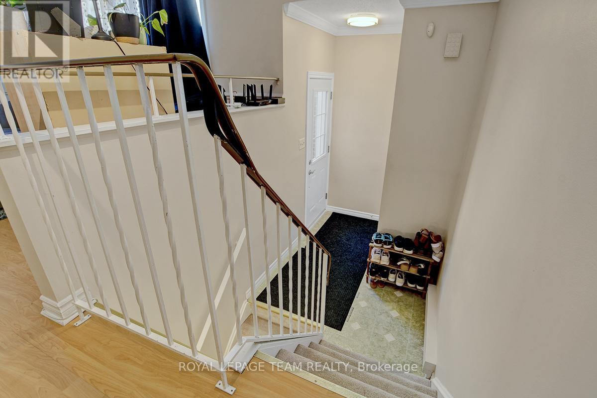 C - 9 Forester Crescent, Ottawa, Ontario  K2H 8Y1 - Photo 5 - X12356524