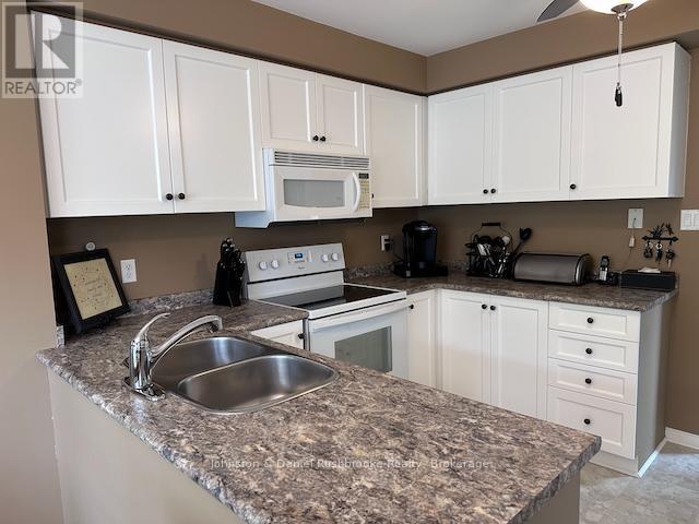 18 Shoreline Drive, Bracebridge, Ontario  P1L 1Z4 - Photo 8 - X12229752
