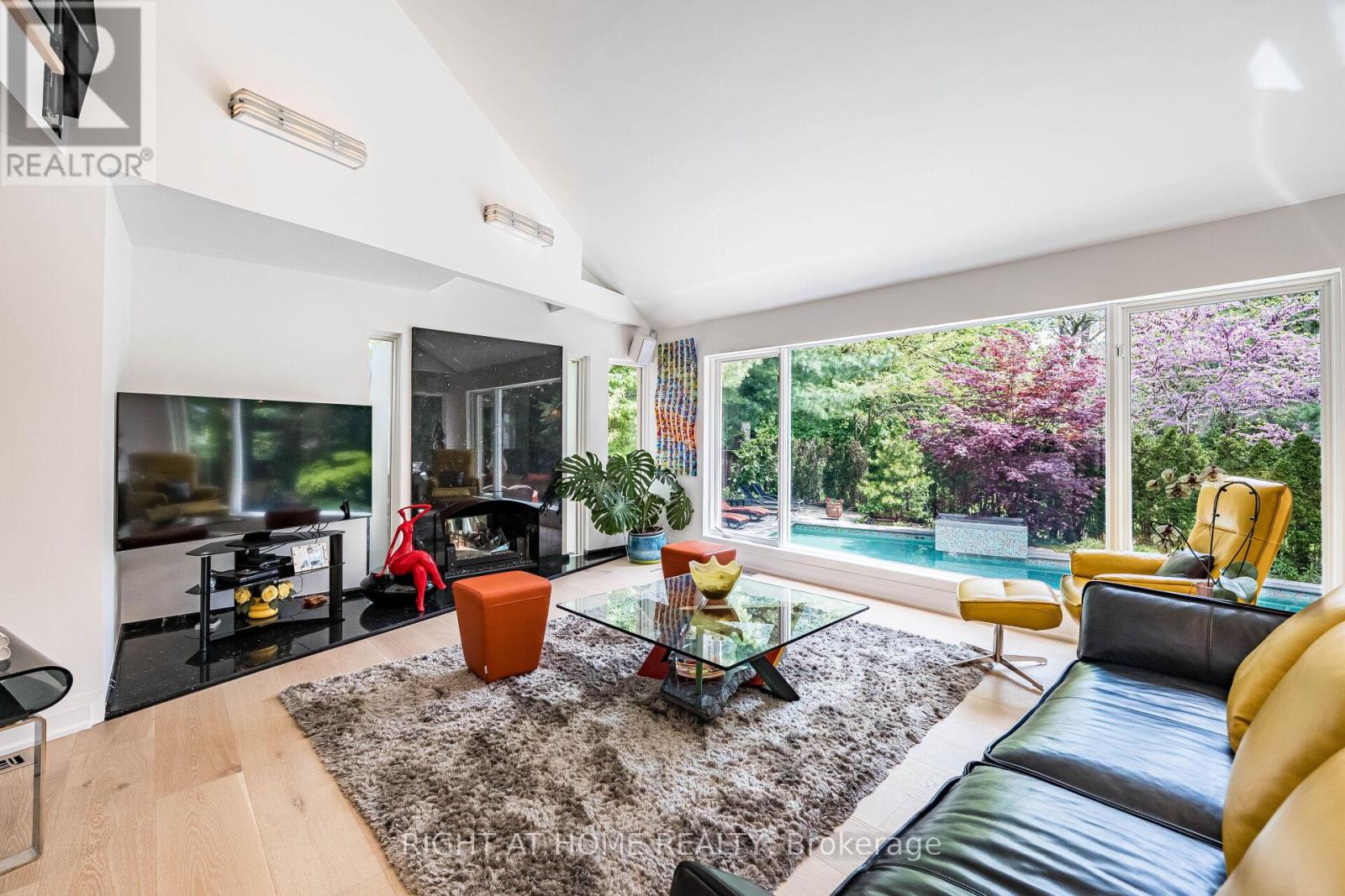 1 Friars Lane, Toronto (Princess-Rosethorn), Ontario  M9A 1T6 - Photo 13 - W12356381