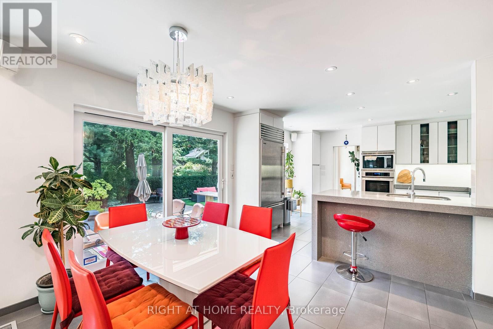 1 Friars Lane, Toronto (Princess-Rosethorn), Ontario  M9A 1T6 - Photo 15 - W12356381