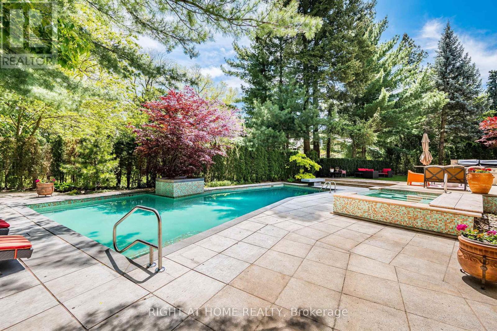 1 Friars Lane, Toronto (Princess-Rosethorn), Ontario  M9A 1T6 - Photo 36 - W12356381