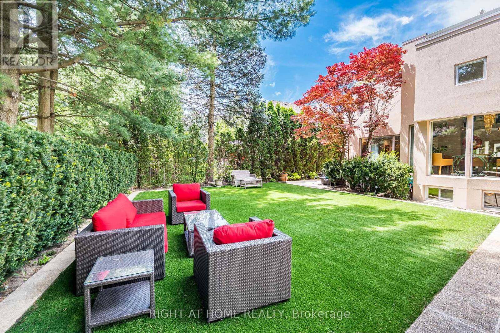 1 Friars Lane, Toronto (Princess-Rosethorn), Ontario  M9A 1T6 - Photo 39 - W12356381