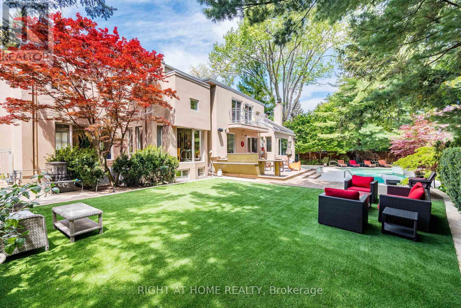 1 Friars Lane, Toronto (Princess-Rosethorn), Ontario  M9A 1T6 - Photo 40 - W12356381