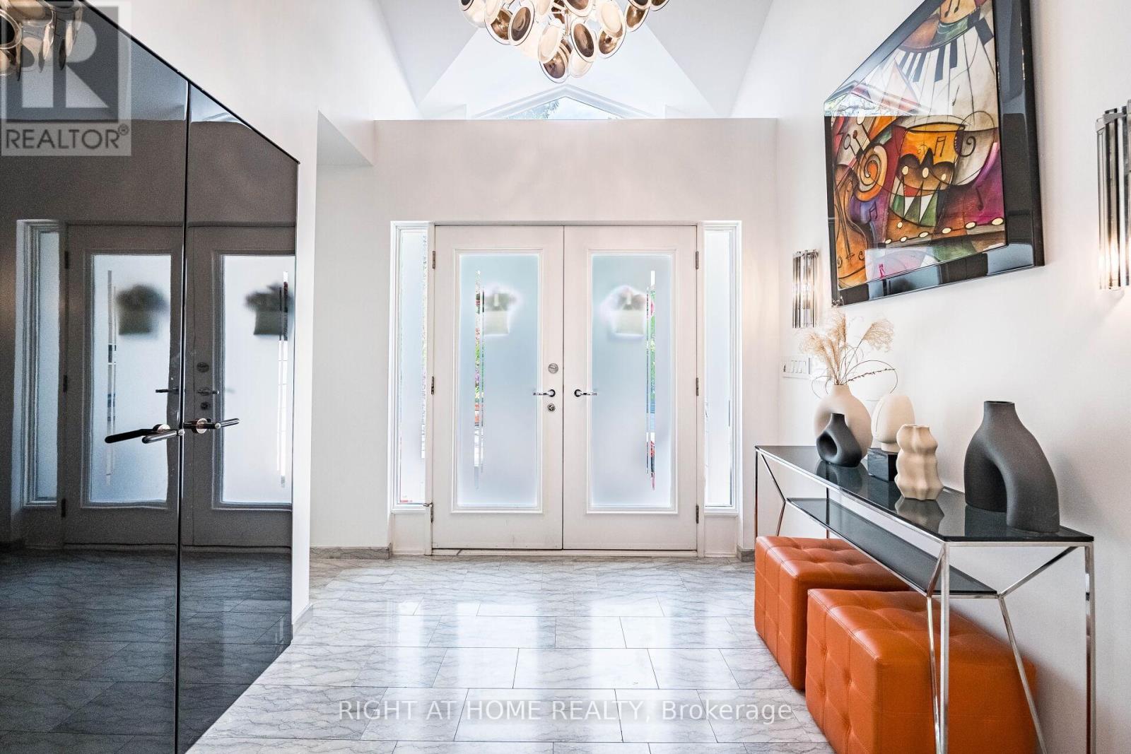 1 Friars Lane, Toronto (Princess-Rosethorn), Ontario  M9A 1T6 - Photo 8 - W12356381