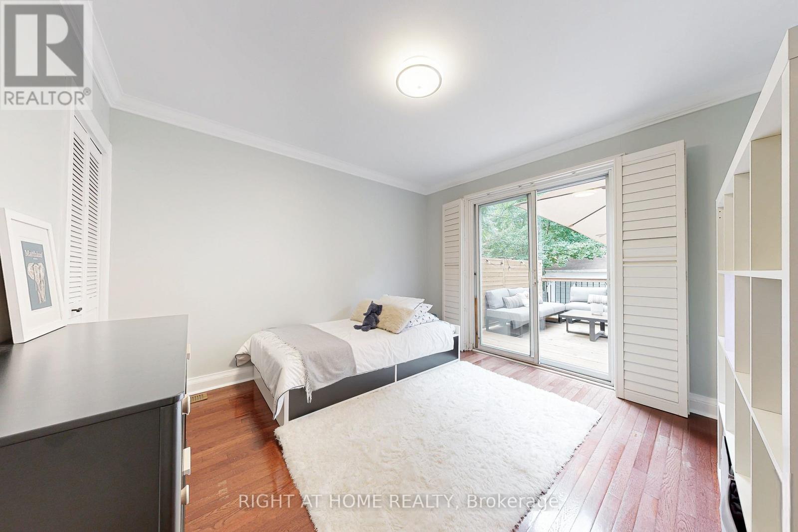 66 Cliveden Avenue, Toronto (Stonegate-Queensway), Ontario  M8Z 3N1 - Photo 21 - W12356415