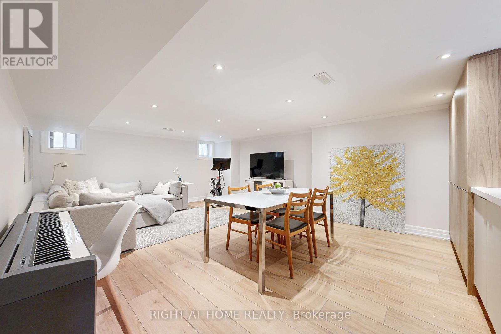 66 Cliveden Avenue, Toronto (Stonegate-Queensway), Ontario  M8Z 3N1 - Photo 26 - W12356415