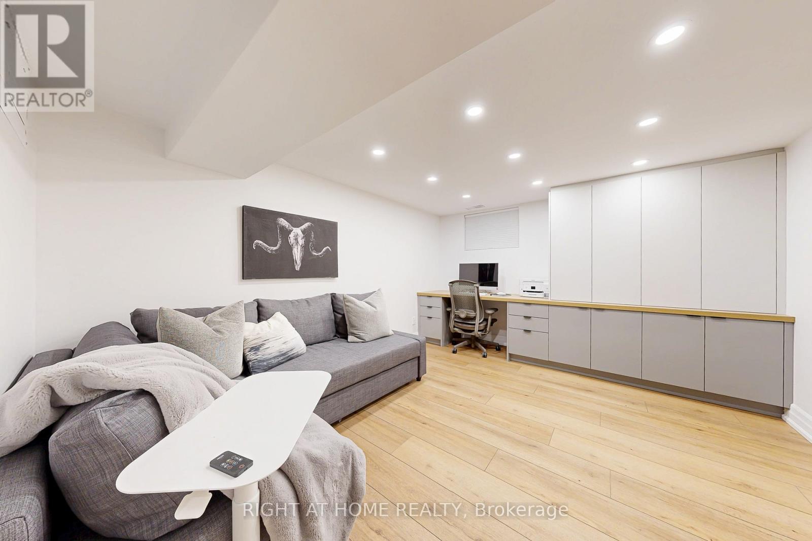 66 Cliveden Avenue, Toronto (Stonegate-Queensway), Ontario  M8Z 3N1 - Photo 29 - W12356415
