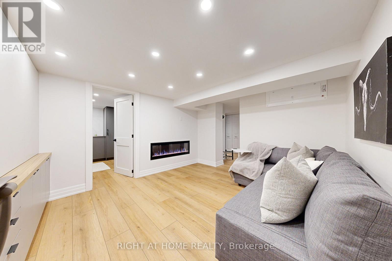 66 Cliveden Avenue, Toronto (Stonegate-Queensway), Ontario  M8Z 3N1 - Photo 30 - W12356415