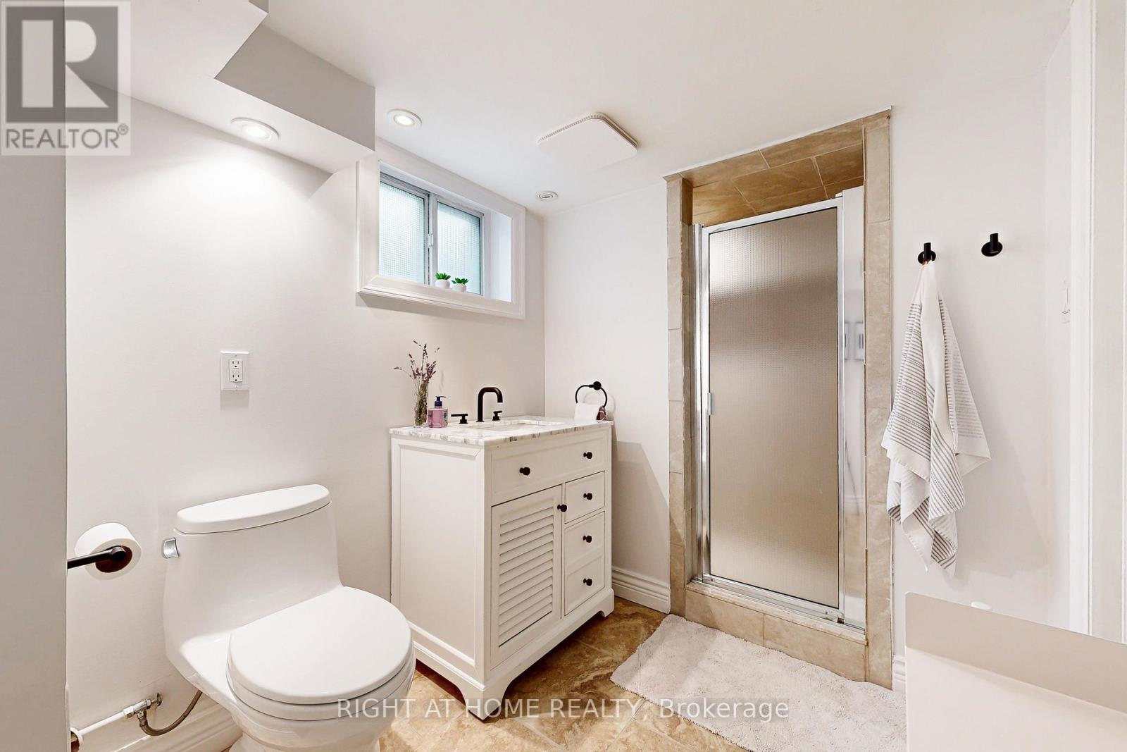 66 Cliveden Avenue, Toronto (Stonegate-Queensway), Ontario  M8Z 3N1 - Photo 32 - W12356415