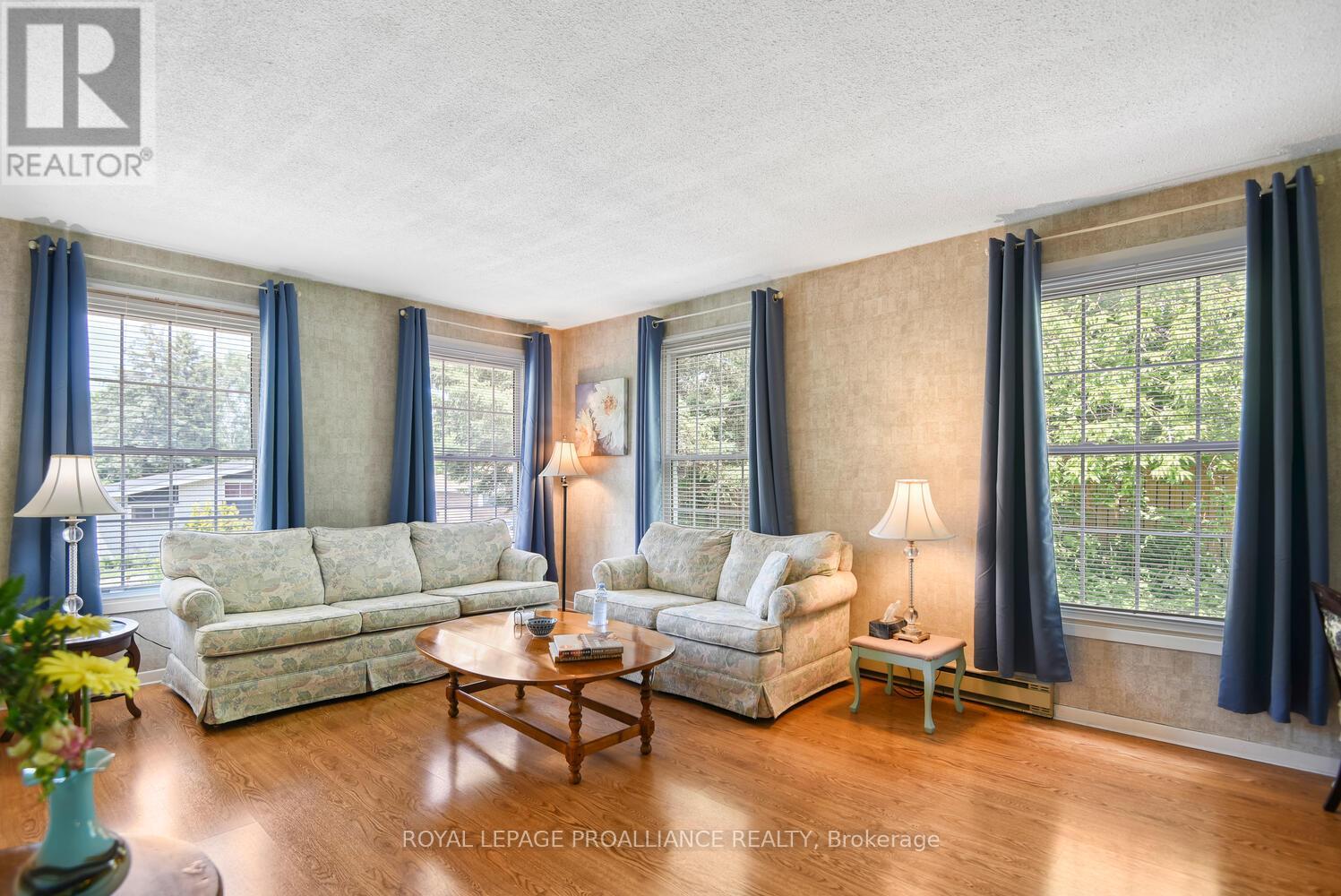 342 Abbott Street W, Brockville, Ontario  K6V 5Y9 - Photo 10 - X12356511