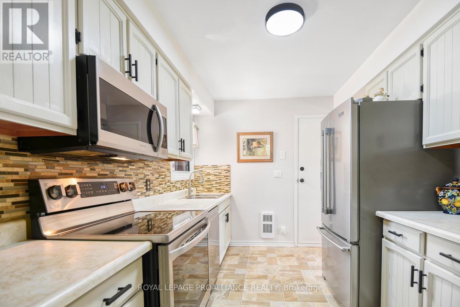 342 Abbott Street W, Brockville, Ontario  K6V 5Y9 - Photo 15 - X12356511
