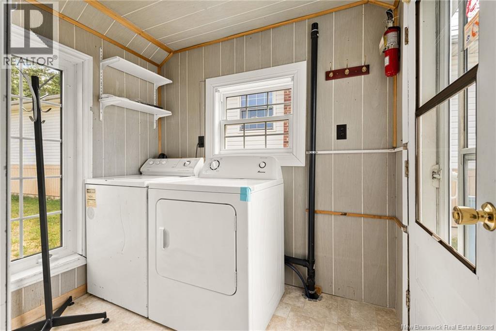 33 Vail Street, Moncton, New Brunswick  E1A 3L2 - Photo 3 - NB124634