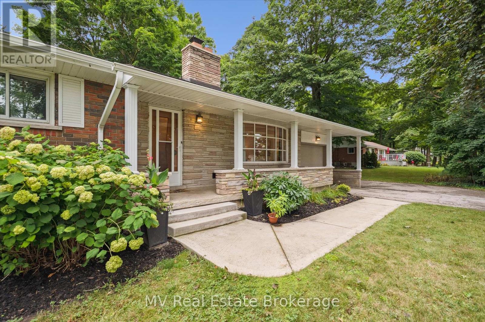 348 Colborne Street, Centre Wellington, Ontario  N0B 1S0 - Photo 1 - X12356454