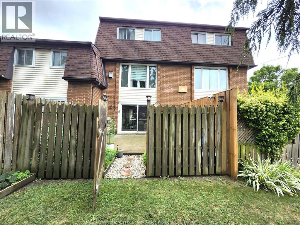 6374 Thornberry, Windsor, Ontario  N8T 3A2 - Photo 14 - 25020067