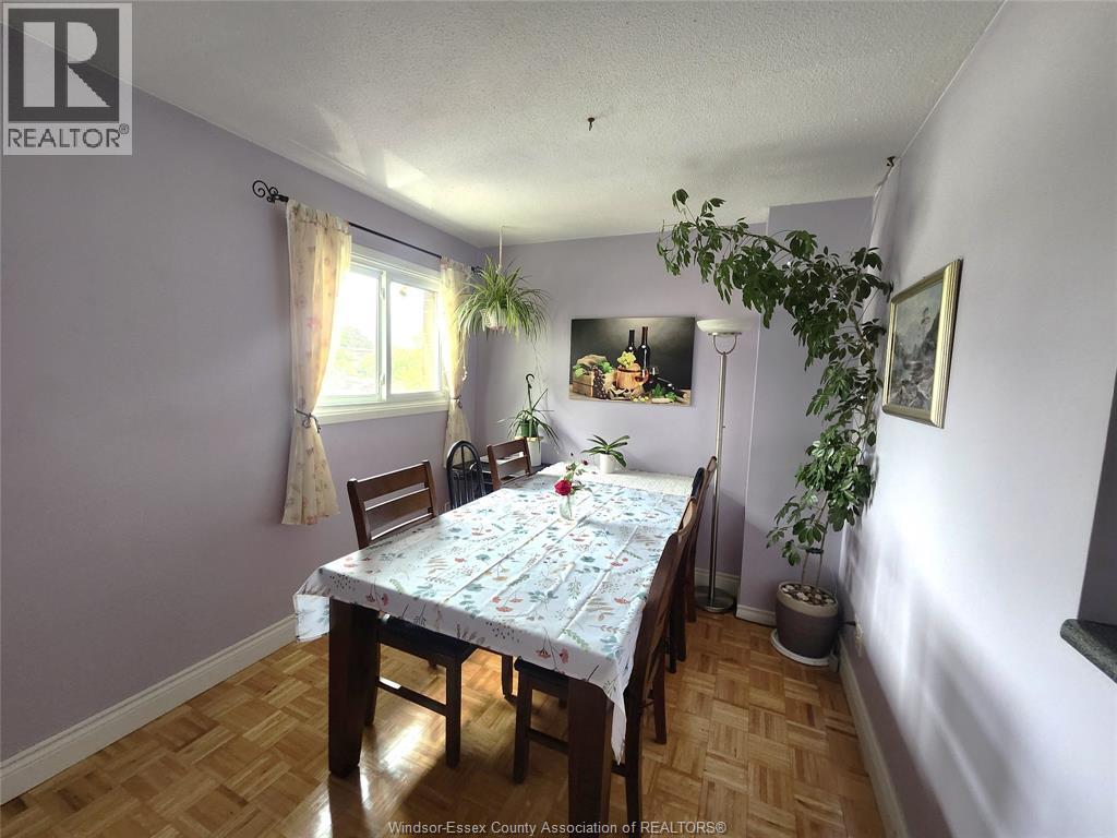 6374 Thornberry, Windsor, Ontario  N8T 3A2 - Photo 6 - 25020067
