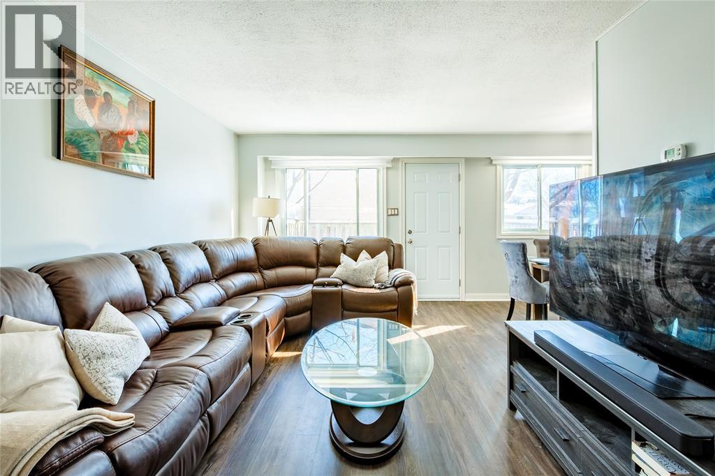 215 Trudeau Drive Unit# 77, Sarnia, Ontario  N7S 4T5 - Photo 4 - 25021074
