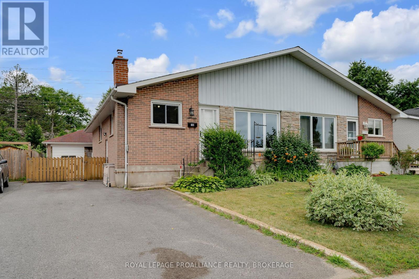 Property at 190 CONACHER DRIVE image 1