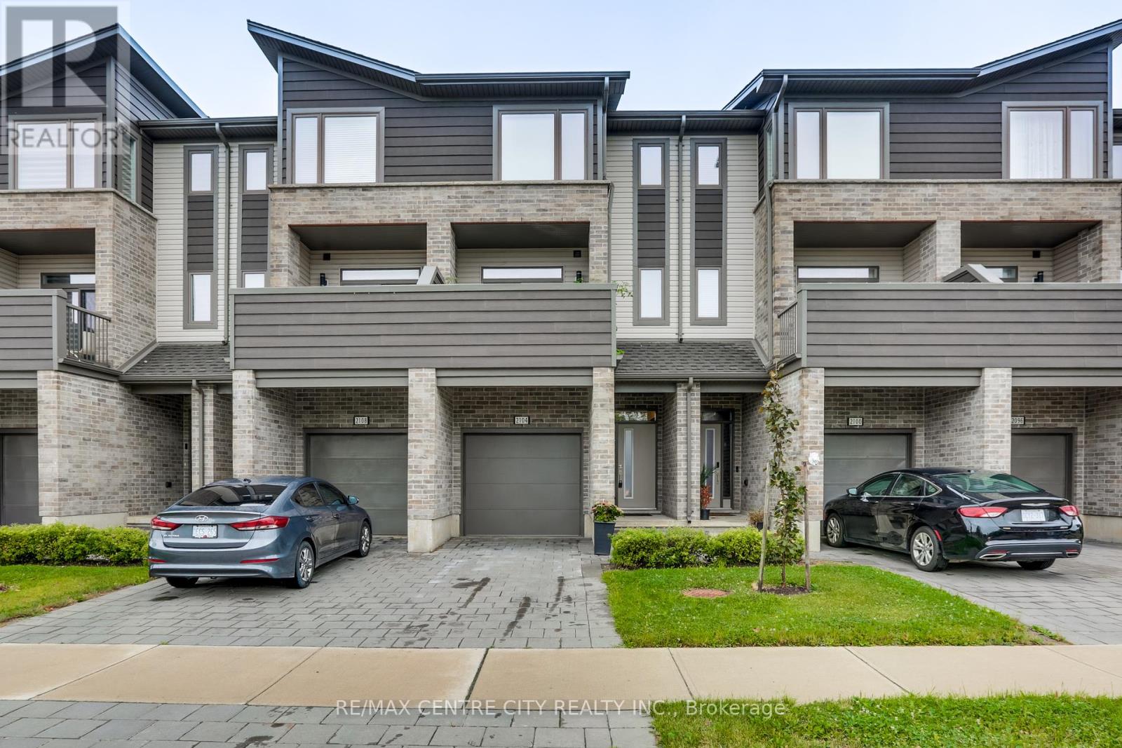 2104 MEADOWGATE BOULEVARD, London South, Ontario