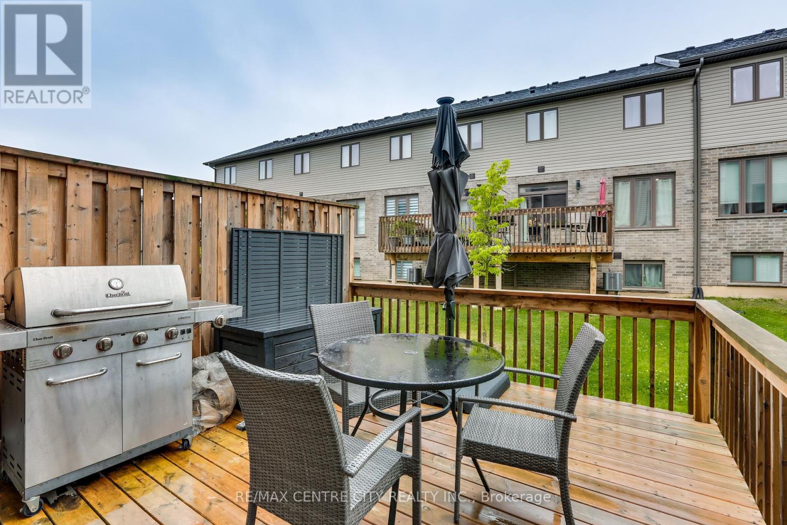 2104 Meadowgate Boulevard, London South (South U), Ontario  N6M 0H5 - Photo 12 - X12356526