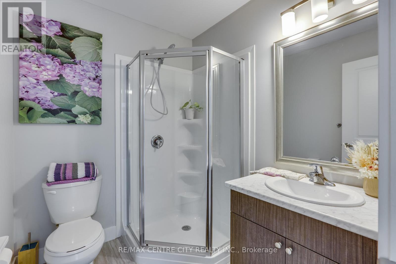 2104 Meadowgate Boulevard, London South (South U), Ontario  N6M 0H5 - Photo 13 - X12356526