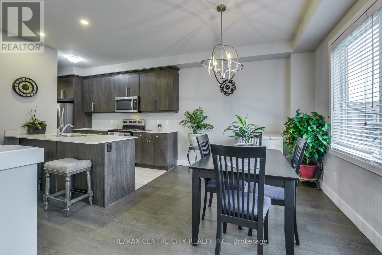 2104 Meadowgate Boulevard, London South (South U), Ontario  N6M 0H5 - Photo 14 - X12356526