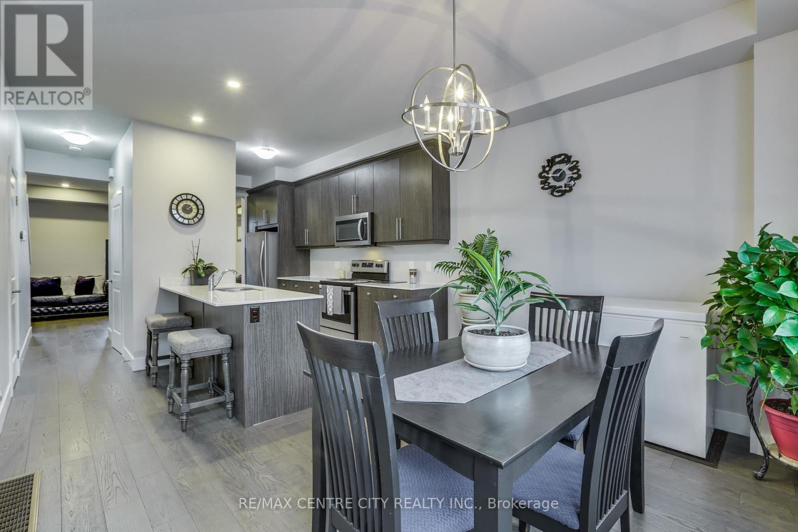 2104 Meadowgate Boulevard, London South (South U), Ontario  N6M 0H5 - Photo 15 - X12356526