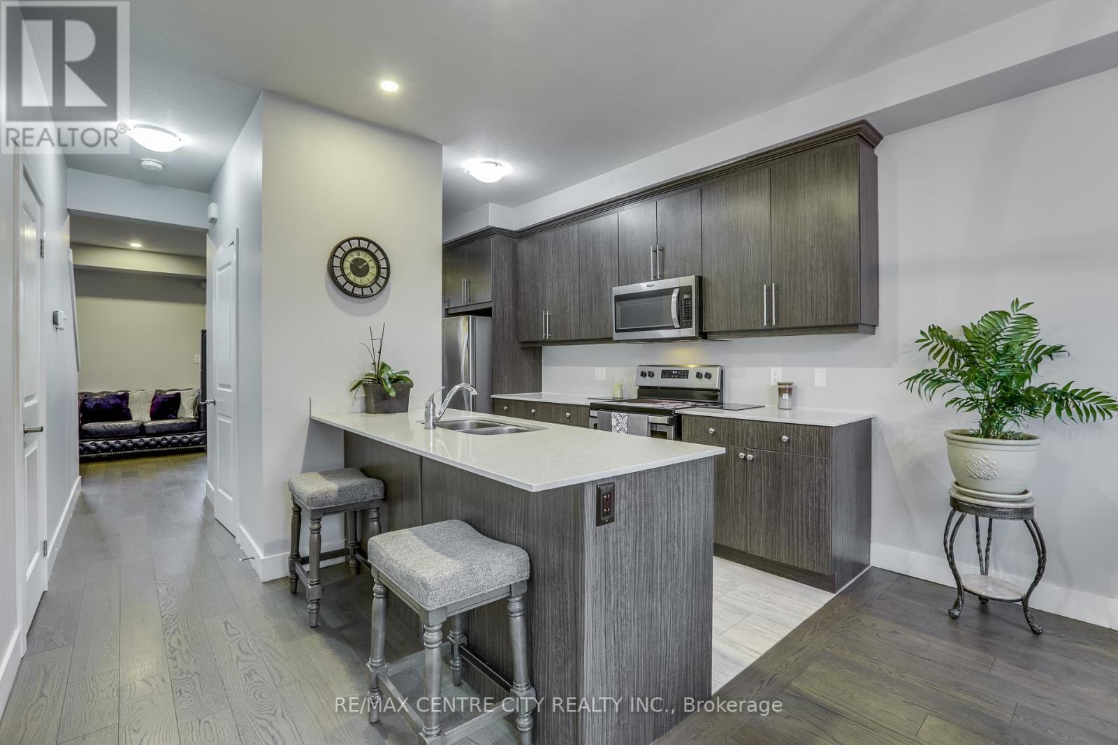2104 Meadowgate Boulevard, London South (South U), Ontario  N6M 0H5 - Photo 18 - X12356526