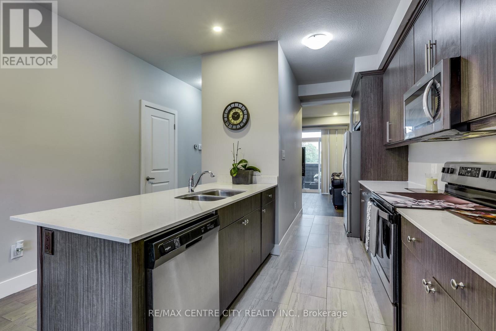 2104 Meadowgate Boulevard, London South (South U), Ontario  N6M 0H5 - Photo 19 - X12356526