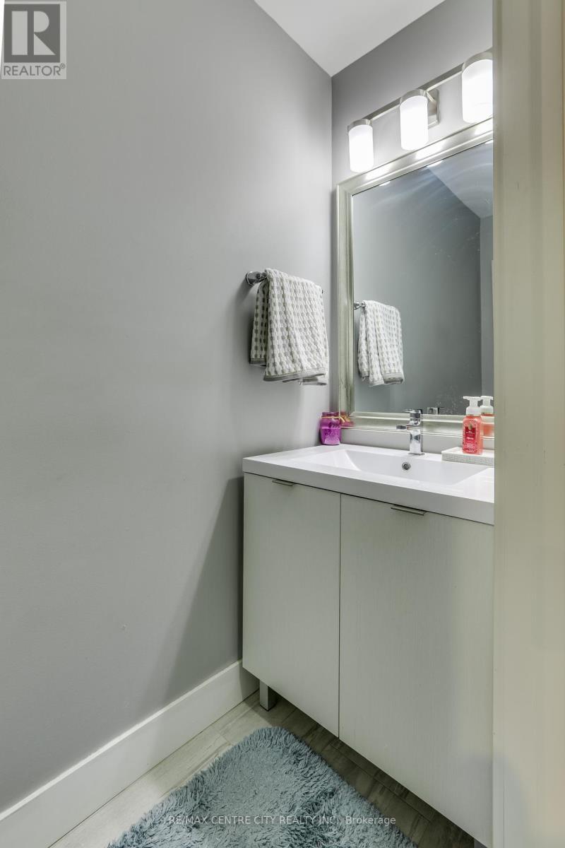 2104 Meadowgate Boulevard, London South (South U), Ontario  N6M 0H5 - Photo 21 - X12356526