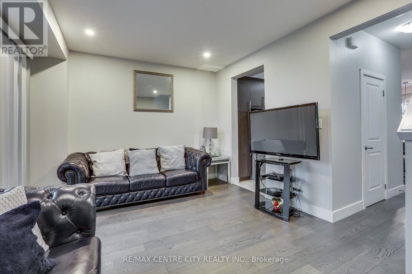 2104 Meadowgate Boulevard, London South (South U), Ontario  N6M 0H5 - Photo 24 - X12356526