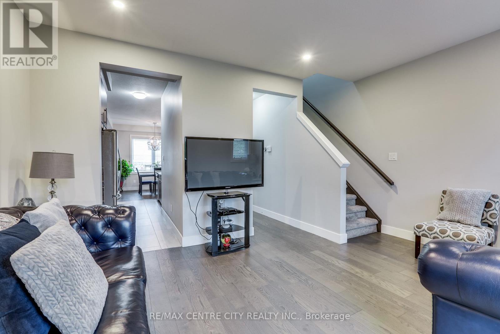 2104 Meadowgate Boulevard, London South (South U), Ontario  N6M 0H5 - Photo 25 - X12356526