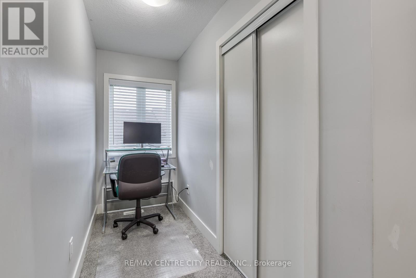 2104 Meadowgate Boulevard, London South (South U), Ontario  N6M 0H5 - Photo 35 - X12356526