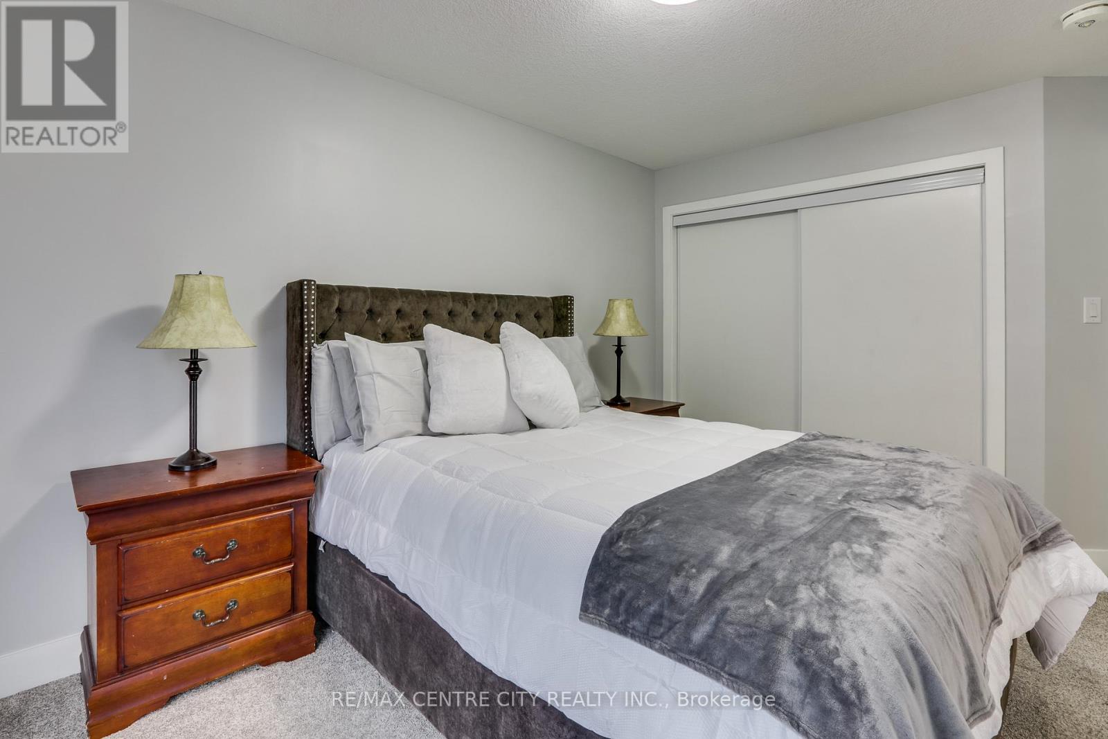 2104 Meadowgate Boulevard, London South (South U), Ontario  N6M 0H5 - Photo 40 - X12356526