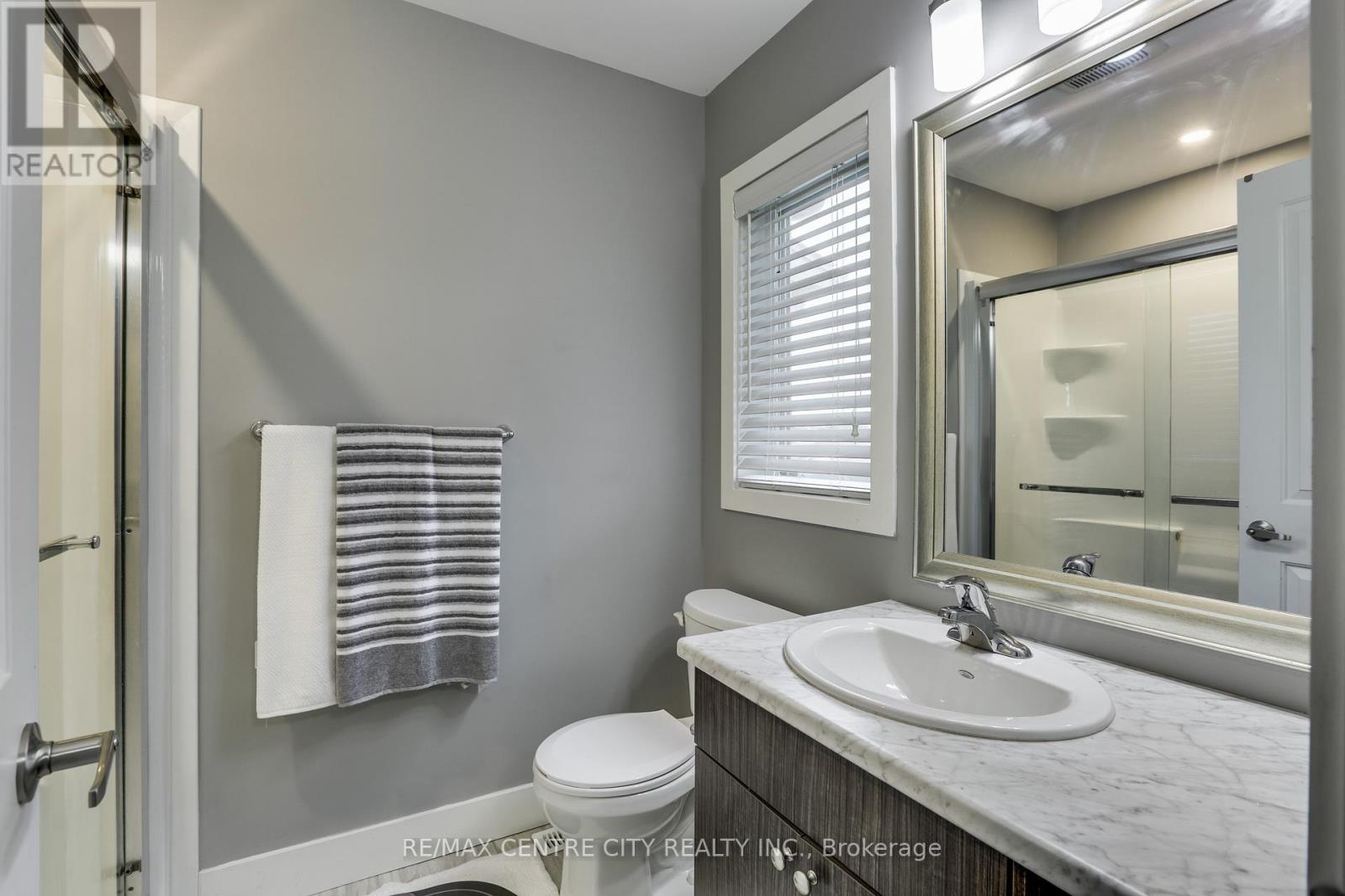 2104 Meadowgate Boulevard, London South (South U), Ontario  N6M 0H5 - Photo 41 - X12356526