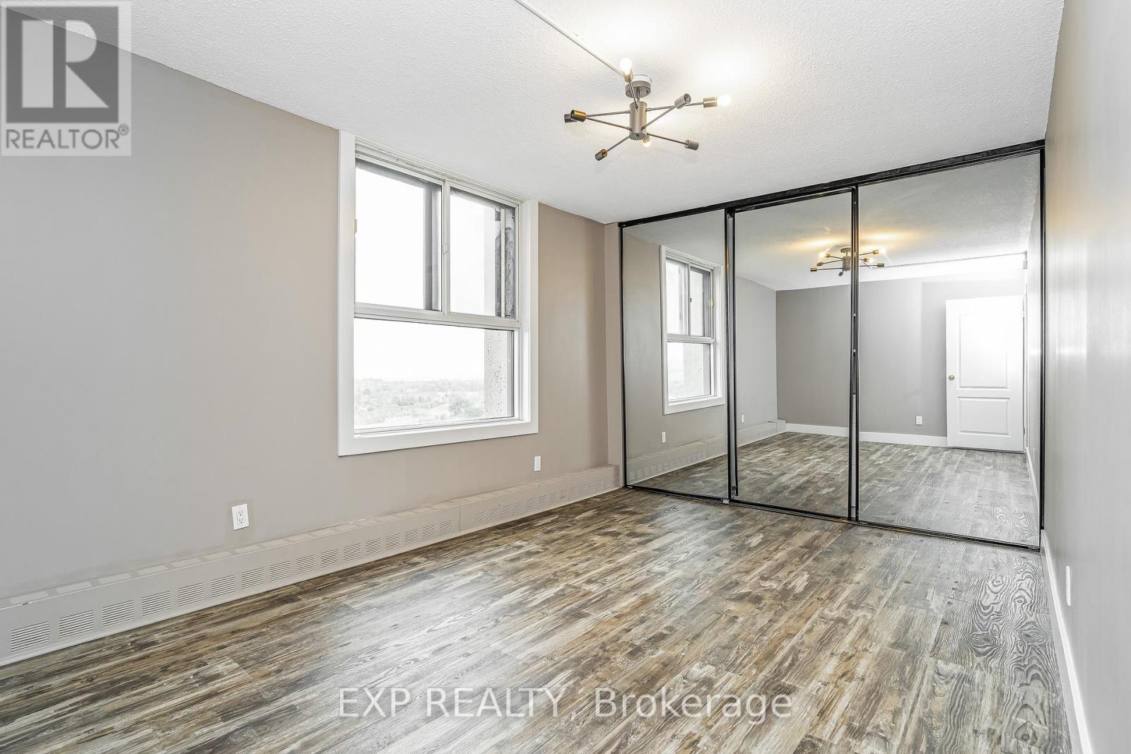 2007 - 1785 Frobisher Lane, Ottawa, Ontario  K1G 3T7 - Photo 12 - X12356638