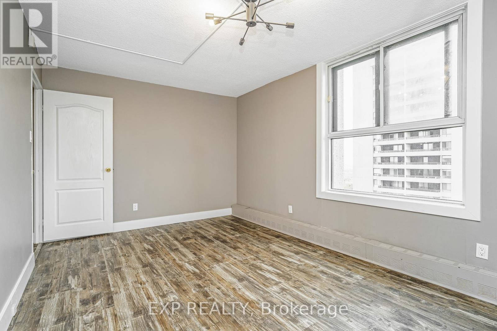 2007 - 1785 Frobisher Lane, Ottawa, Ontario  K1G 3T7 - Photo 13 - X12356638
