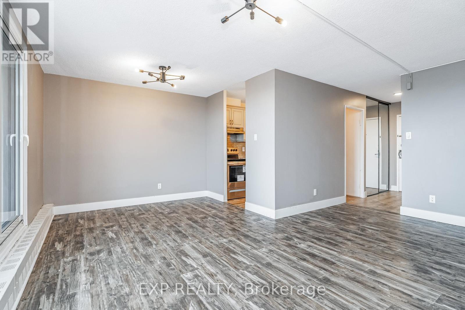 2007 - 1785 Frobisher Lane, Ottawa, Ontario  K1G 3T7 - Photo 5 - X12356638